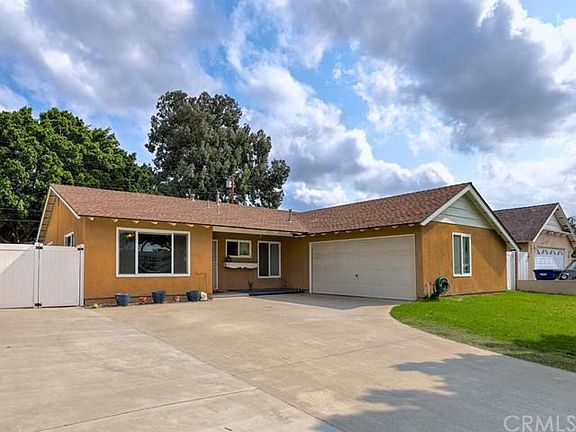 3rd image of 8685 Carnation Dr