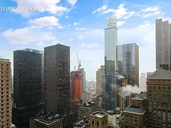 4th image of 150-156 W 56th St APT 3410