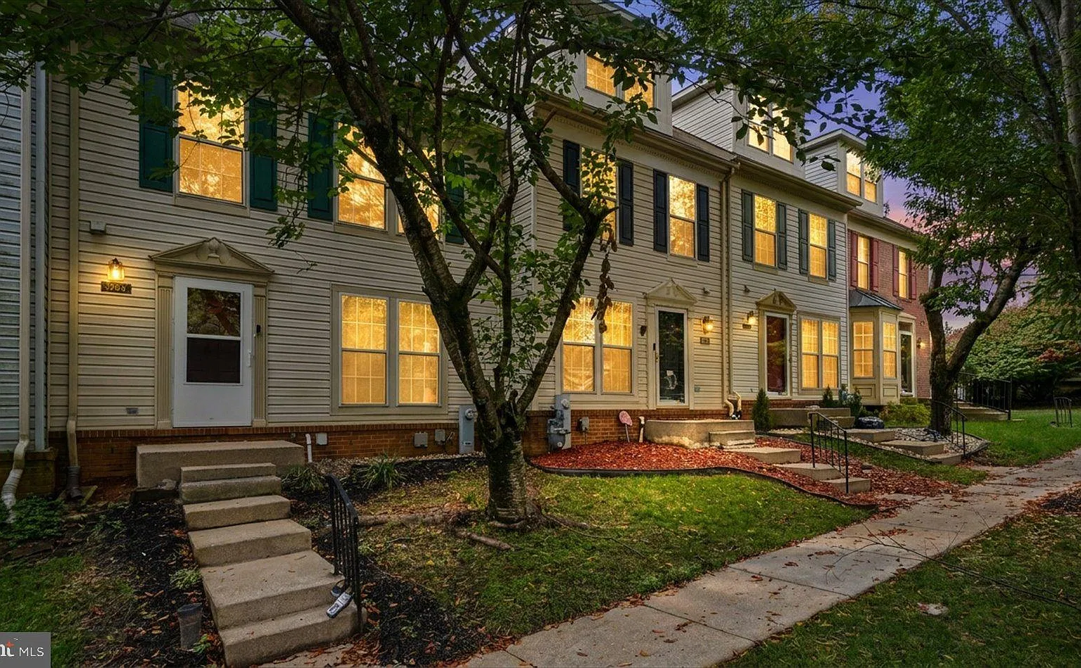 3 bed, 2.5 bath, 1820 sqft, $3,000 — Photo 3