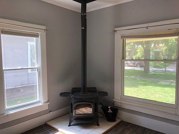3rd image of 1006 W Harvey Ave