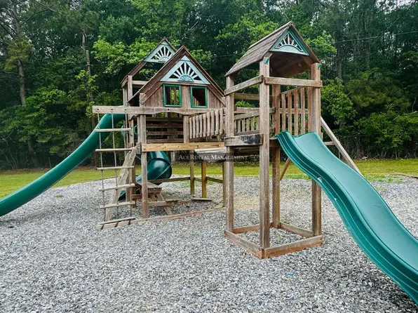 Pine Shadows Duplex Apartments, 2531 Maxey Ct #114, Silsbee, TX 77656