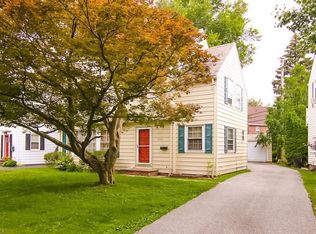 3542 Townley Rd, Shaker Heights, OH 44122