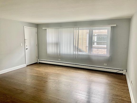 2nd image of 5207 N Reserve Ave Unit 2E