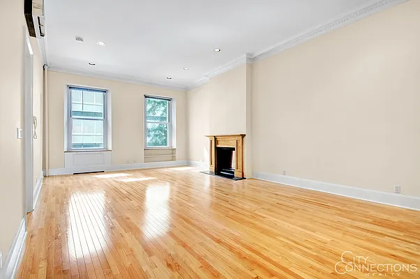 Rented by City Connections Realty | media 2