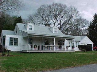 84 Wampanoag Cir, North Kingstown, RI 02852