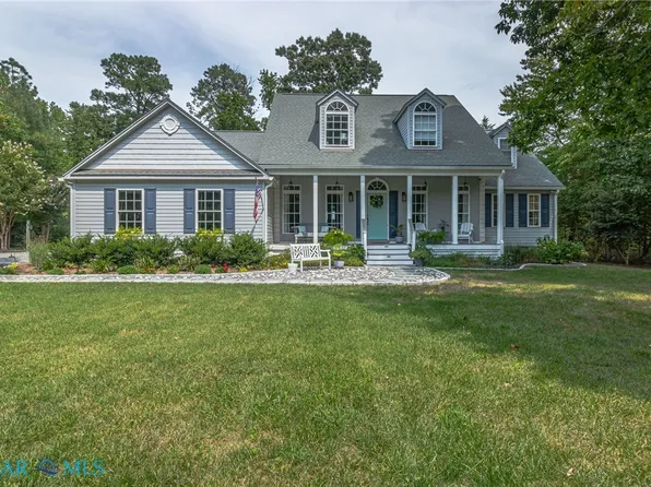 766 Twin Harbor Rd, Reedville, VA 22539