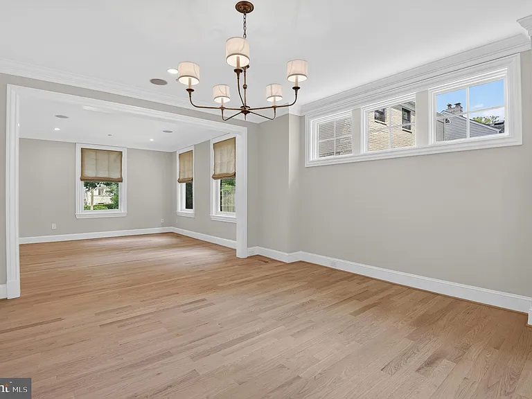 5718 Huntington Pkwy — Photo 20