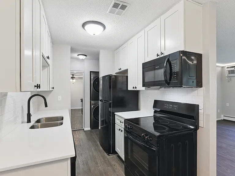 Forest Park Apartments — Photo 34