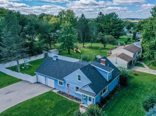 406 Turner St, Columbus, WI 53925