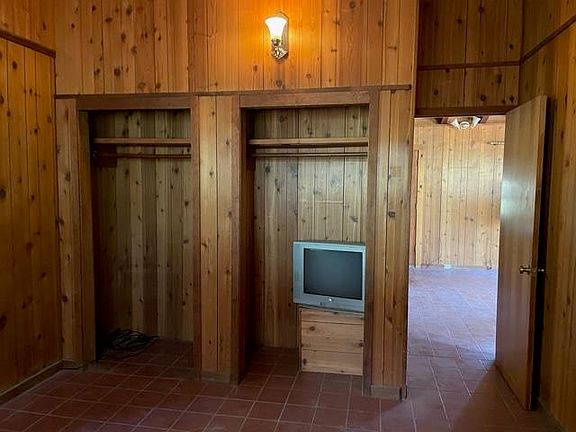 5th image of 13300 Sierra Dr
