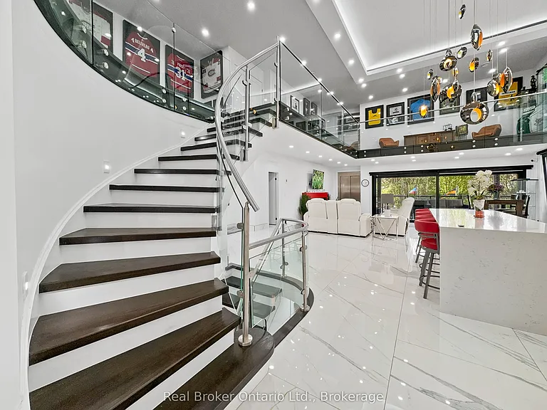 19 Zavarella Ct — Photo 3
