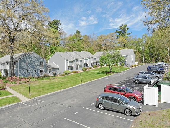 3rd image of 9 Acadia Kimball Rd #9