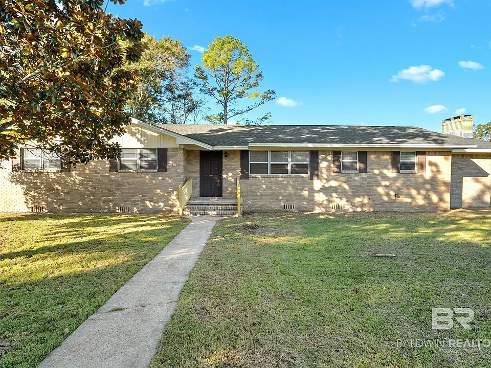605 N Day Ave