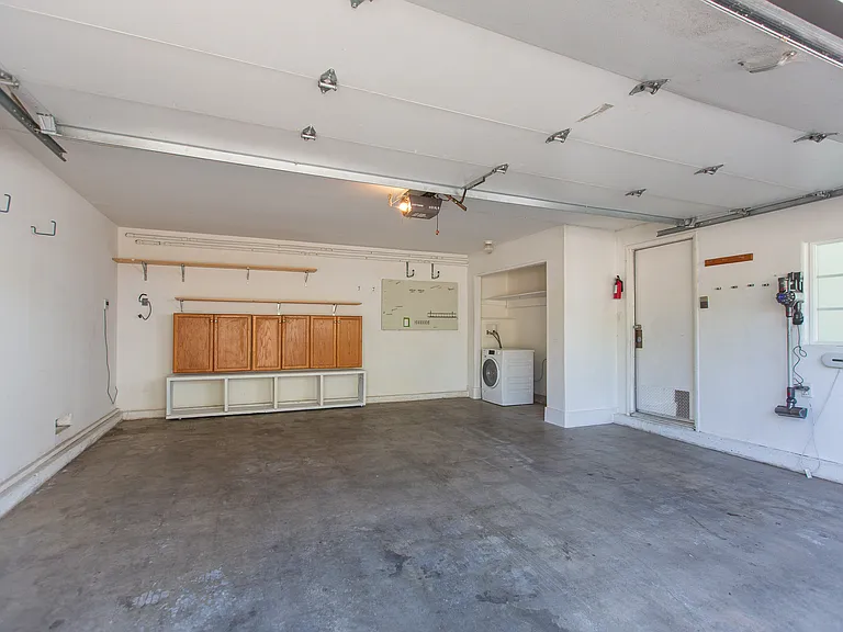 226 Dickerson Ave — Photo 28