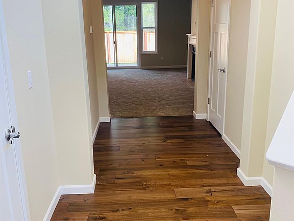 4th image of 4242 Dudley Dr NE