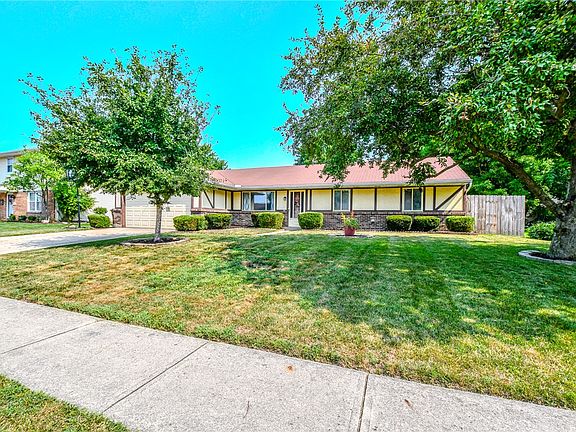 3rd image of 1818 Carol Dr