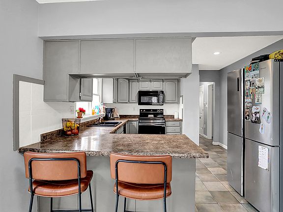 5th image of 11021 N Paddock Rd S