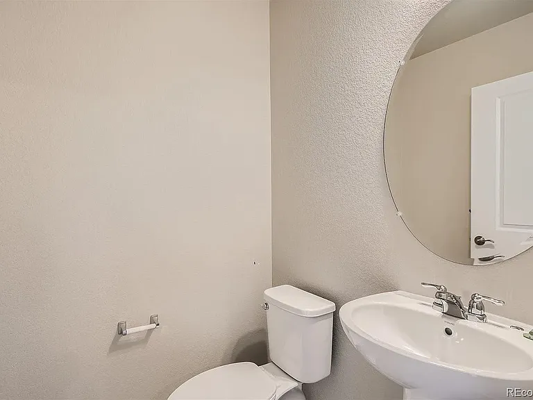 1849 S Poplar Ct — Photo 18