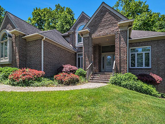 3rd image of 2623 Pin Oak Dr