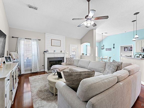 5th image of 6325 Brighton Ln