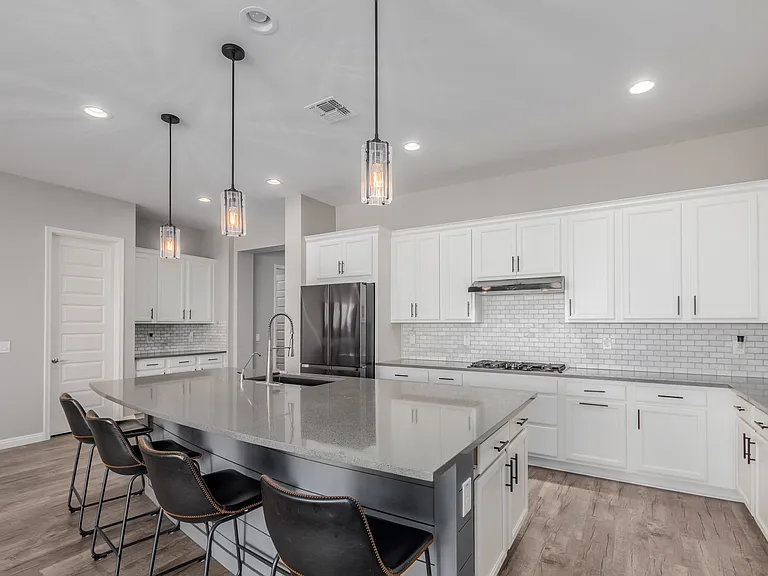 1140 W Whistling Thorn Ave — Photo 5