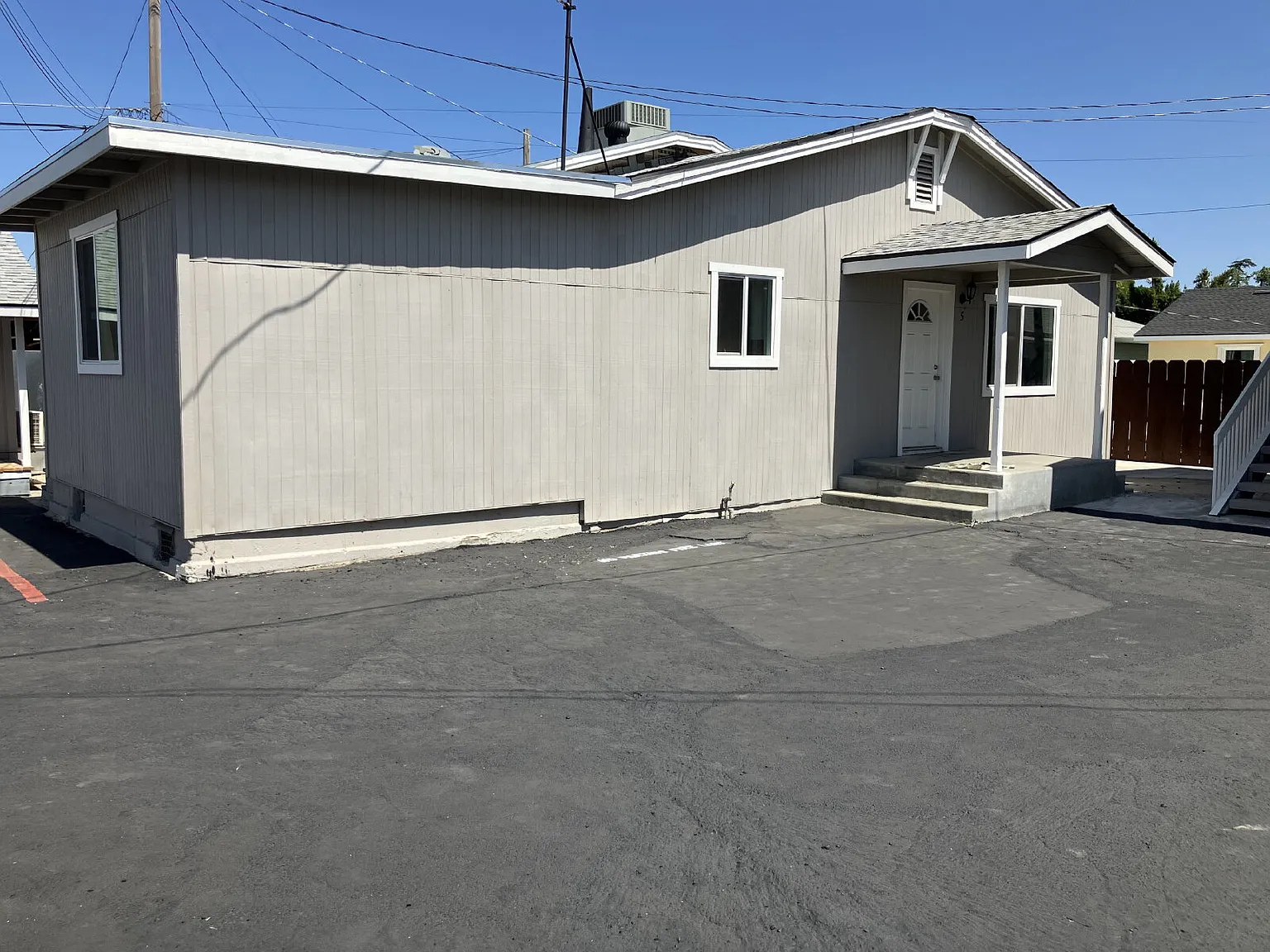5 bed, 2.0 bath, 1800 sqft, $2,095 — Photo 1