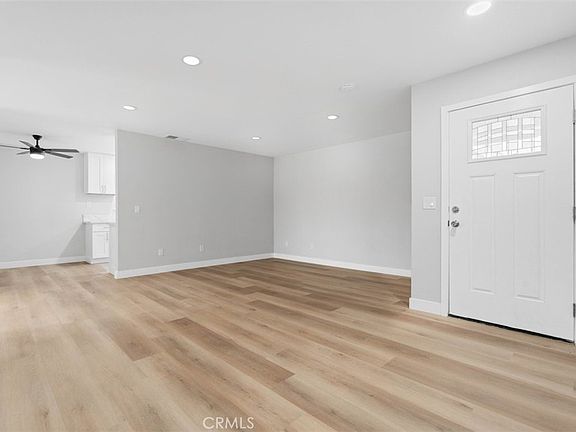 3rd image of 2904 Colima Ave