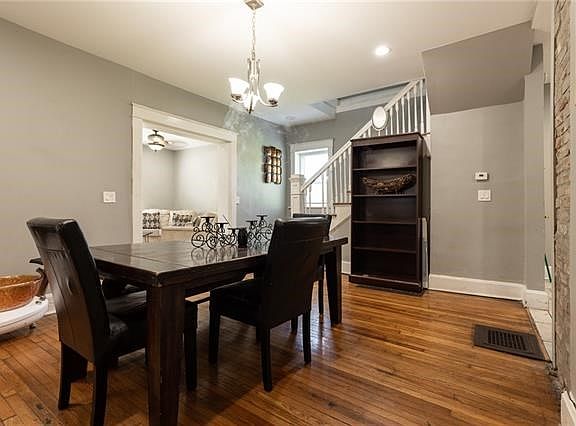 3rd image of 4025 Troost Ave