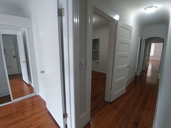 3rd image of 1053 Broadway