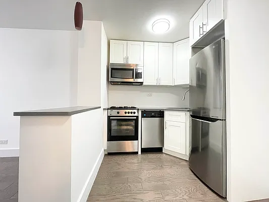 Rented by Bruma Realty LLC | media 7