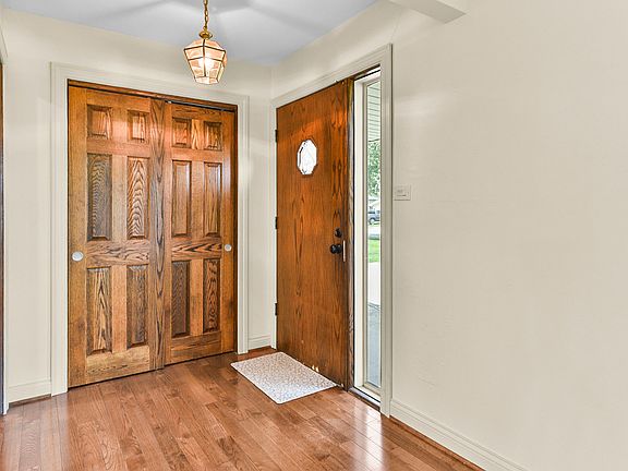 3rd image of 7561 Ponderosa Ct