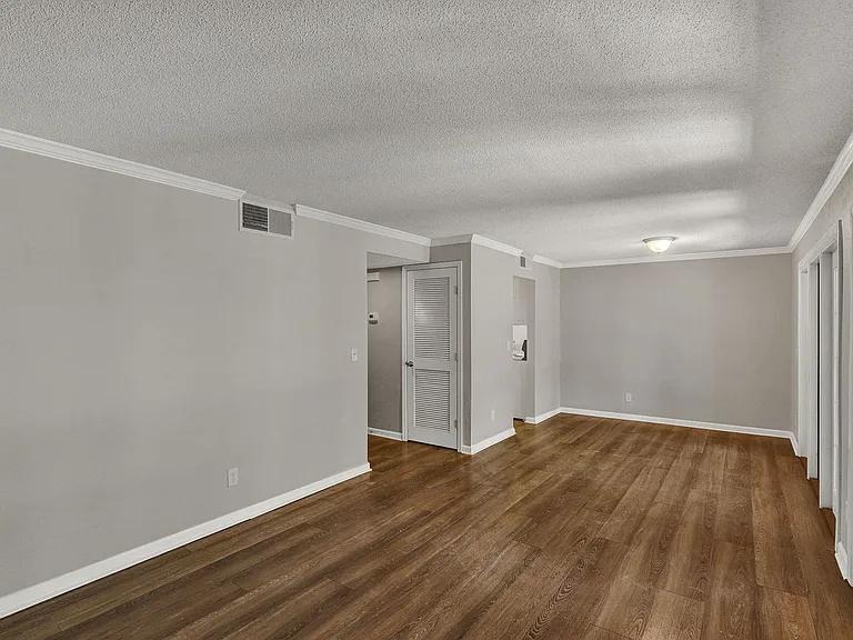 3918 La Mirada Dr N #3 — Photo 8