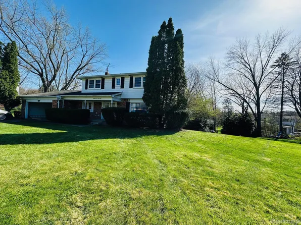 3749 Macnichol Trl, West Bloomfield, MI 48323
