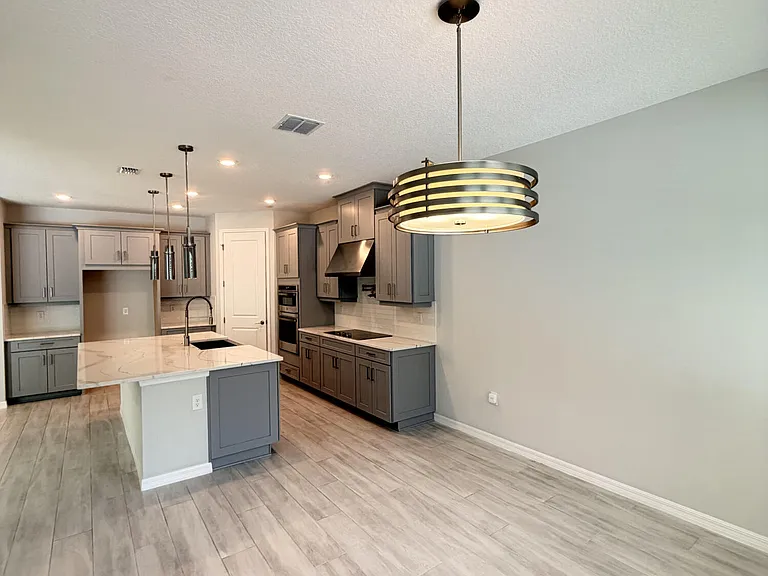 1352 Arklow Cir — Photo 7