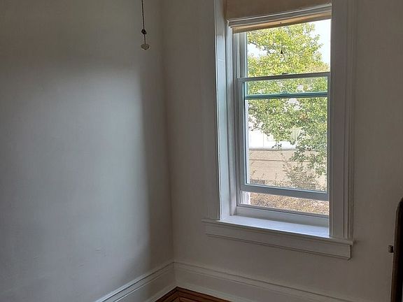 5th image of 68 Sherman St Floor 2