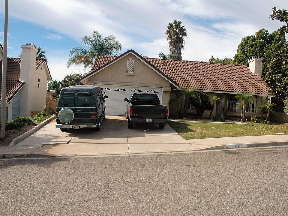 2nd image of 1445 Eastmore Pl
