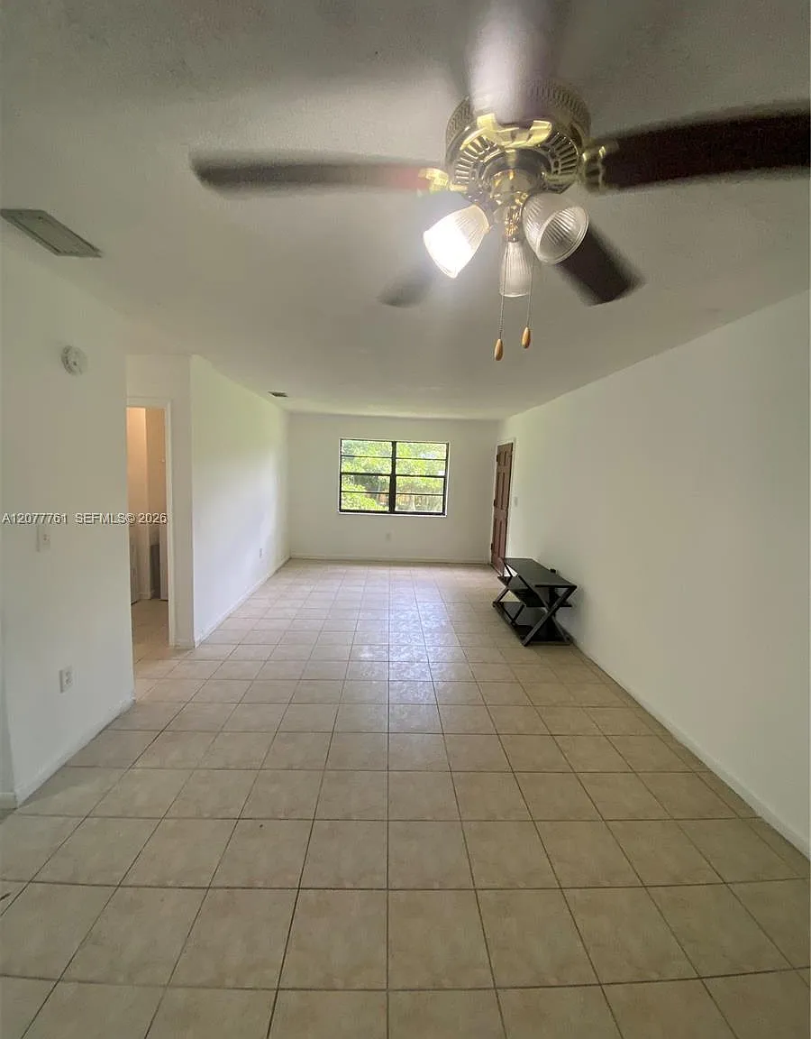 Biscayne Court — Photo 1
