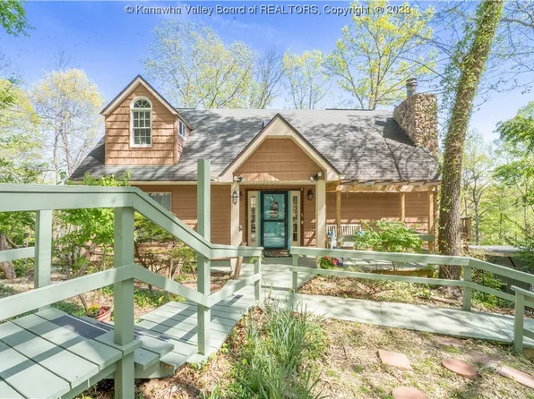 1740 Woodvale Dr, Charleston, WV 25314