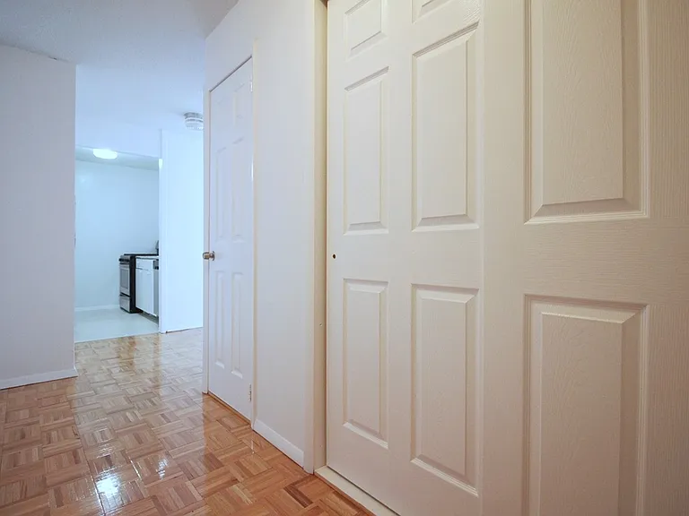 401 2nd Ave #17B — Photo 4
