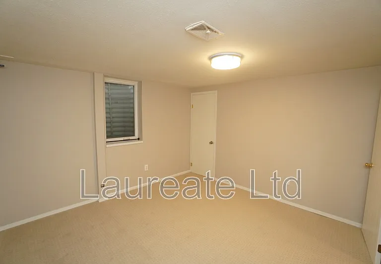 2268 W Maplewood Ave — Photo 16