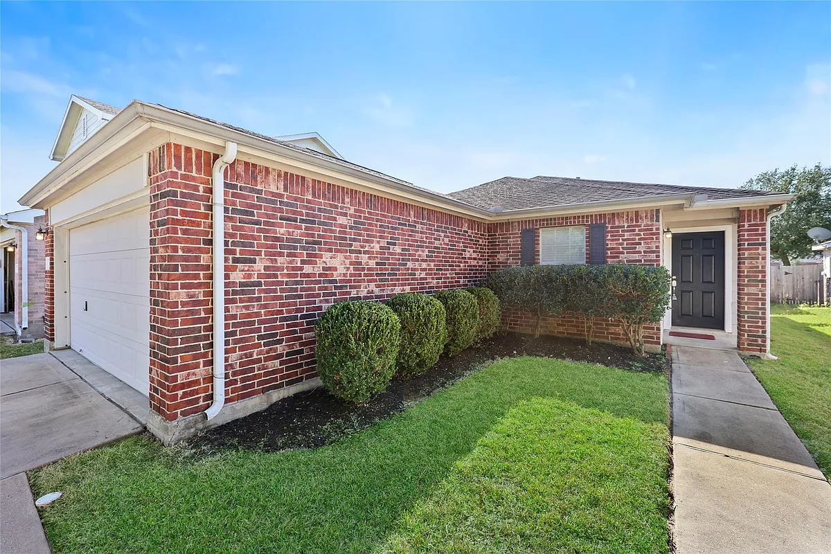 Building Photo - 18323 Fair Grange Ln