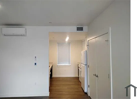 2 bed, $1,296 — Photo 4