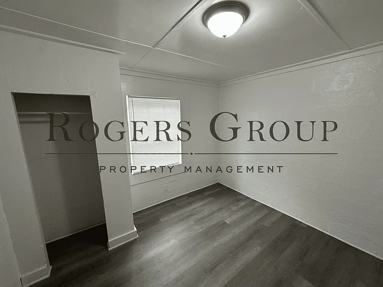 1023 Hughes St — Photo 10