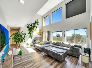 24576 Overland Dr, Canoga Park, CA 91304