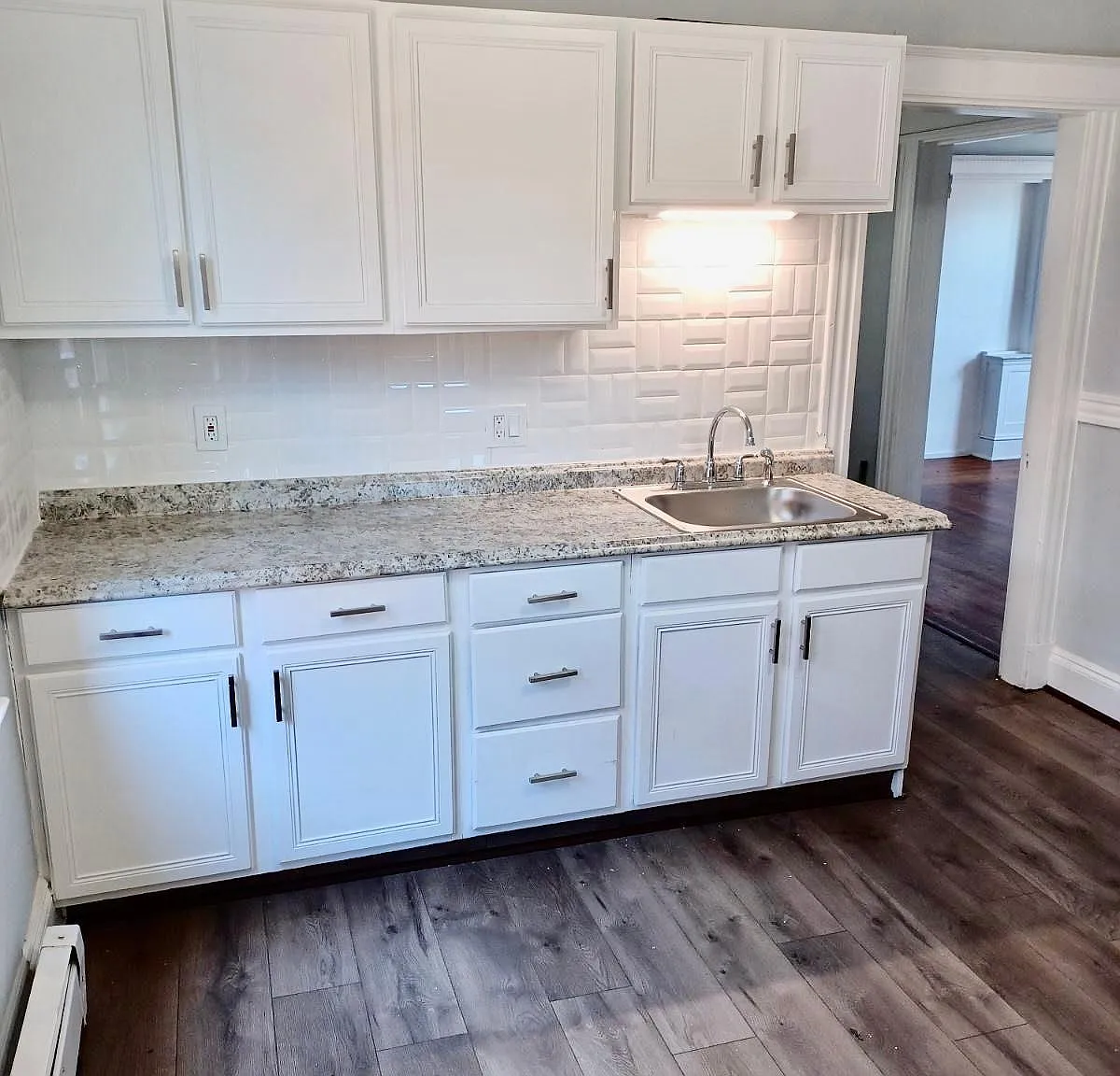 95 James St — Photo 1