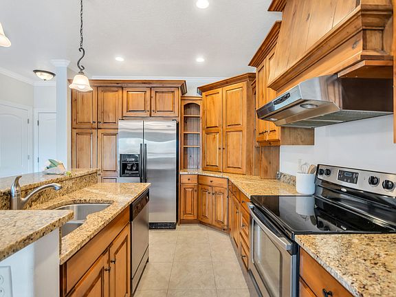 3rd image of 983 W 1055th St N APT 812