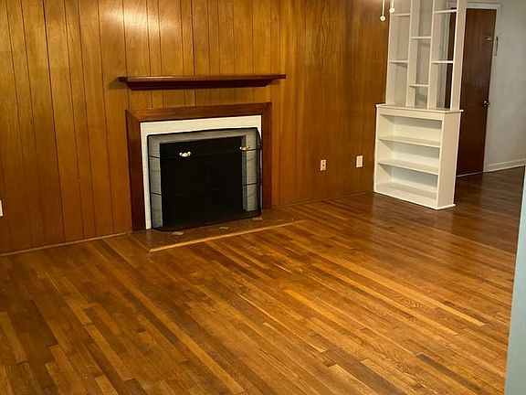 3rd image of 90 Normandy Ln