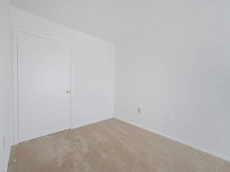 Foxridge Apartment Homes — Photo 142