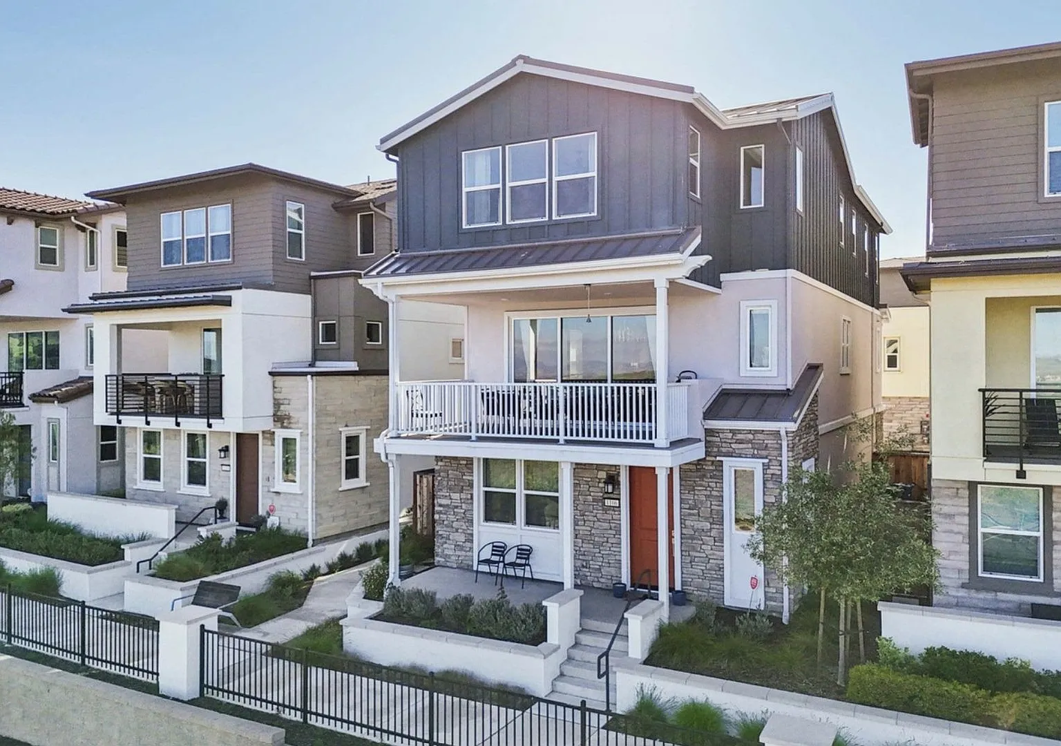 Bright and Spacious 5BD/4BA San Ramon House with Office and Home Theater! — Photo 1