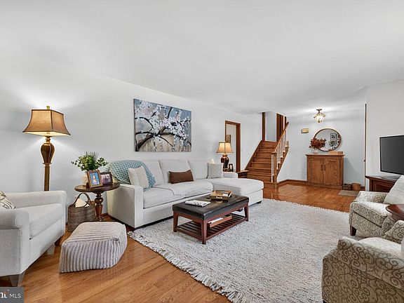 3rd image of 8261 Hawkins Creamery Rd